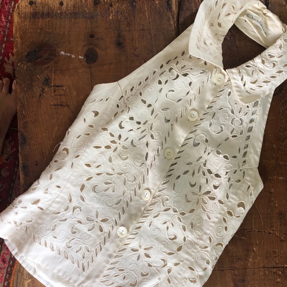 Oscar de la renta!! Linen 90s halter,sweet detail.